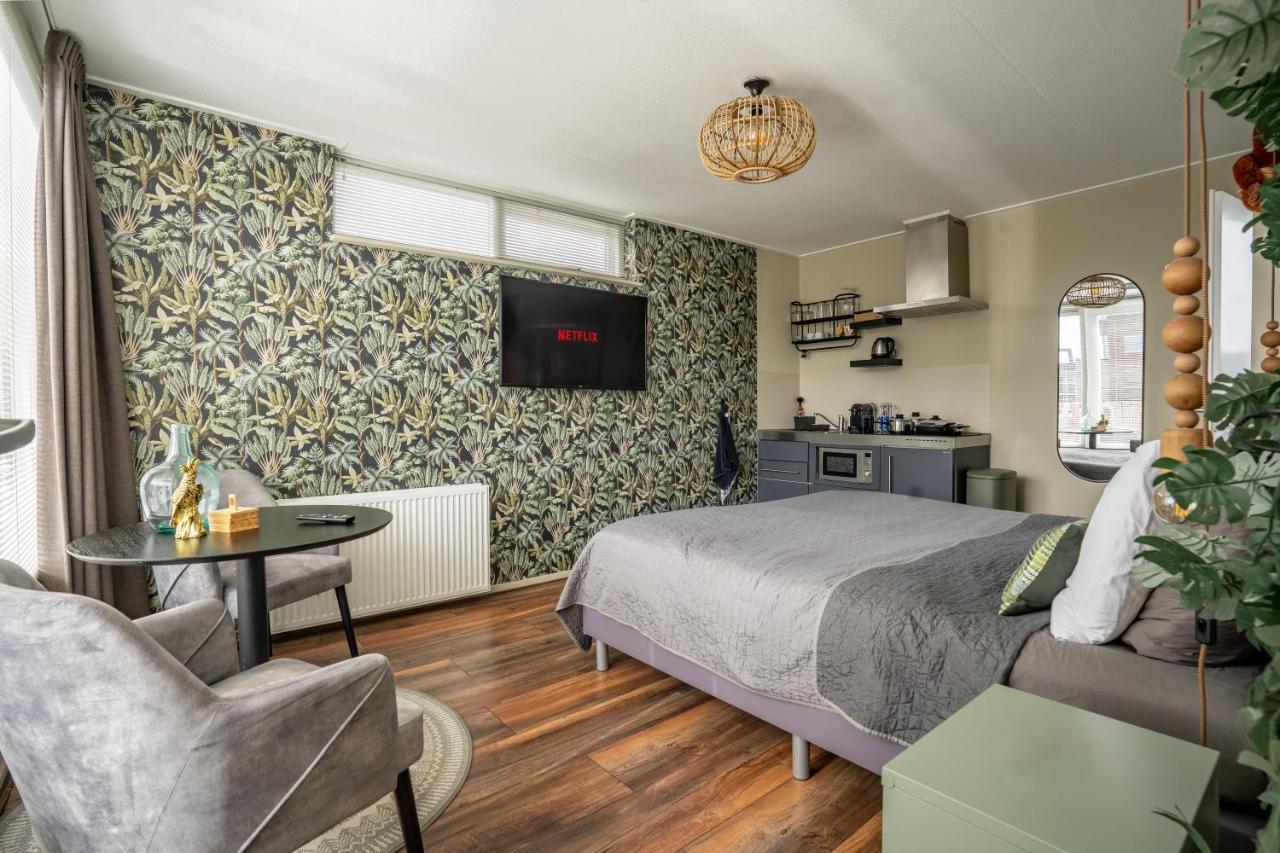 The Lion King - 6 Person Linked Apartment With Roof Terrace 흐로닝언 외부 사진
