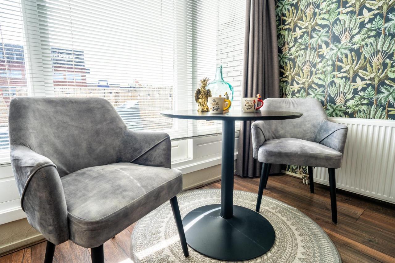 The Lion King - 6 Person Linked Apartment With Roof Terrace 흐로닝언 외부 사진